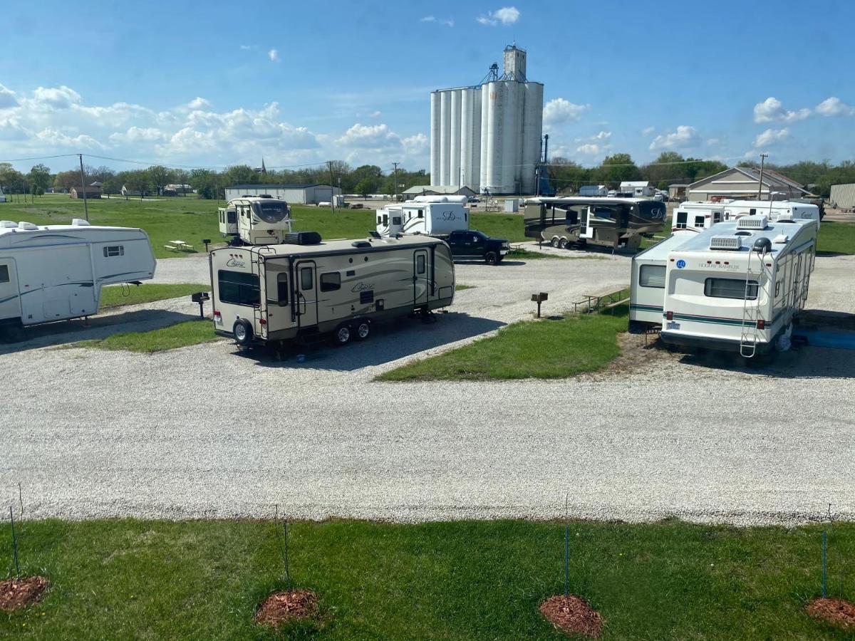 Garnett Hotel & Rv Park Luaran gambar